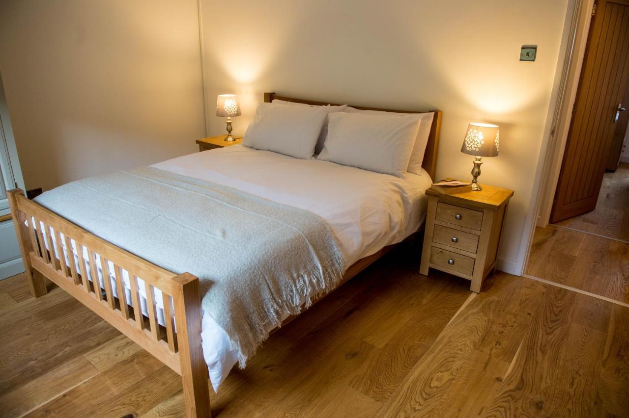 York Lodge- Spacious 3 Bed Bungalow With Wonderful Estuary Views Laugharne Bagian luar foto